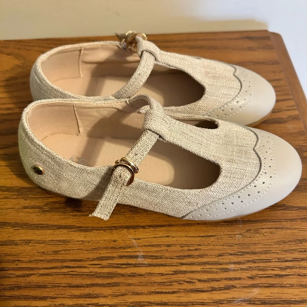 AS Wingtip T-Strap Mary Jane Linen/Beige Shoes/Size Size 1.5/NWOT